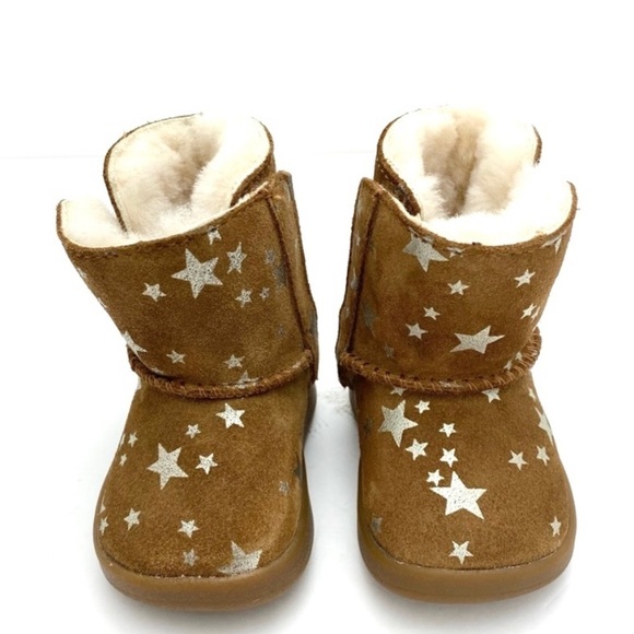 Ugg Unisex-Child Keelan Stars Fashion Fur Boot in Camel Tan - Picture 2 of 12